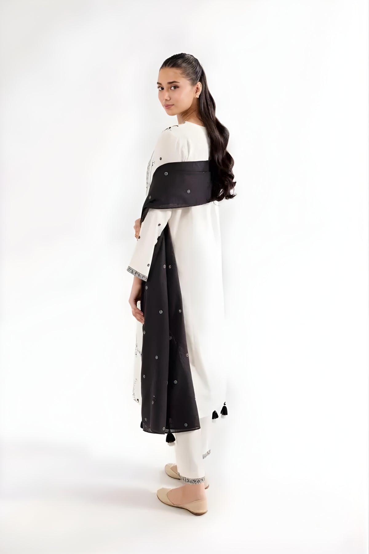 Nishat - 3PC Unstitched Dhanak Embroidered Shirt with Embroidered Dhanak Dupatta and Trouser