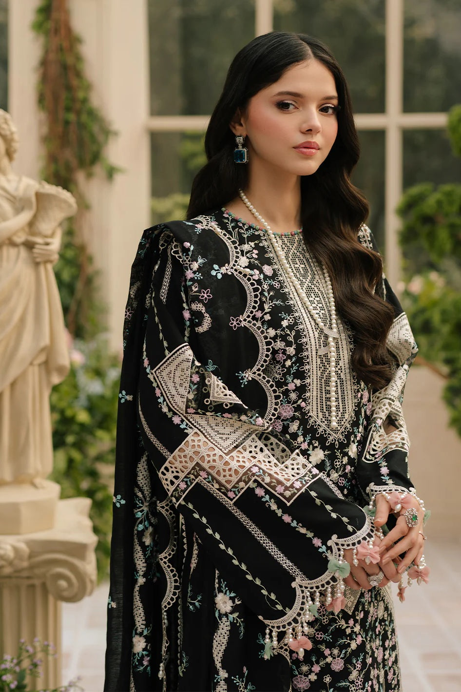 Bin Lawn Embroidered 3 Piece Unstitched Fareesa