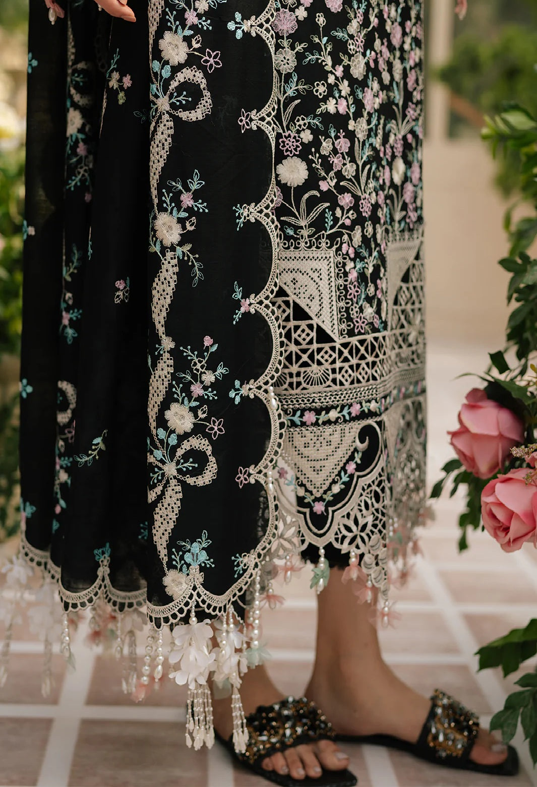 Bin Lawn Embroidered 3 Piece Unstitched Fareesa