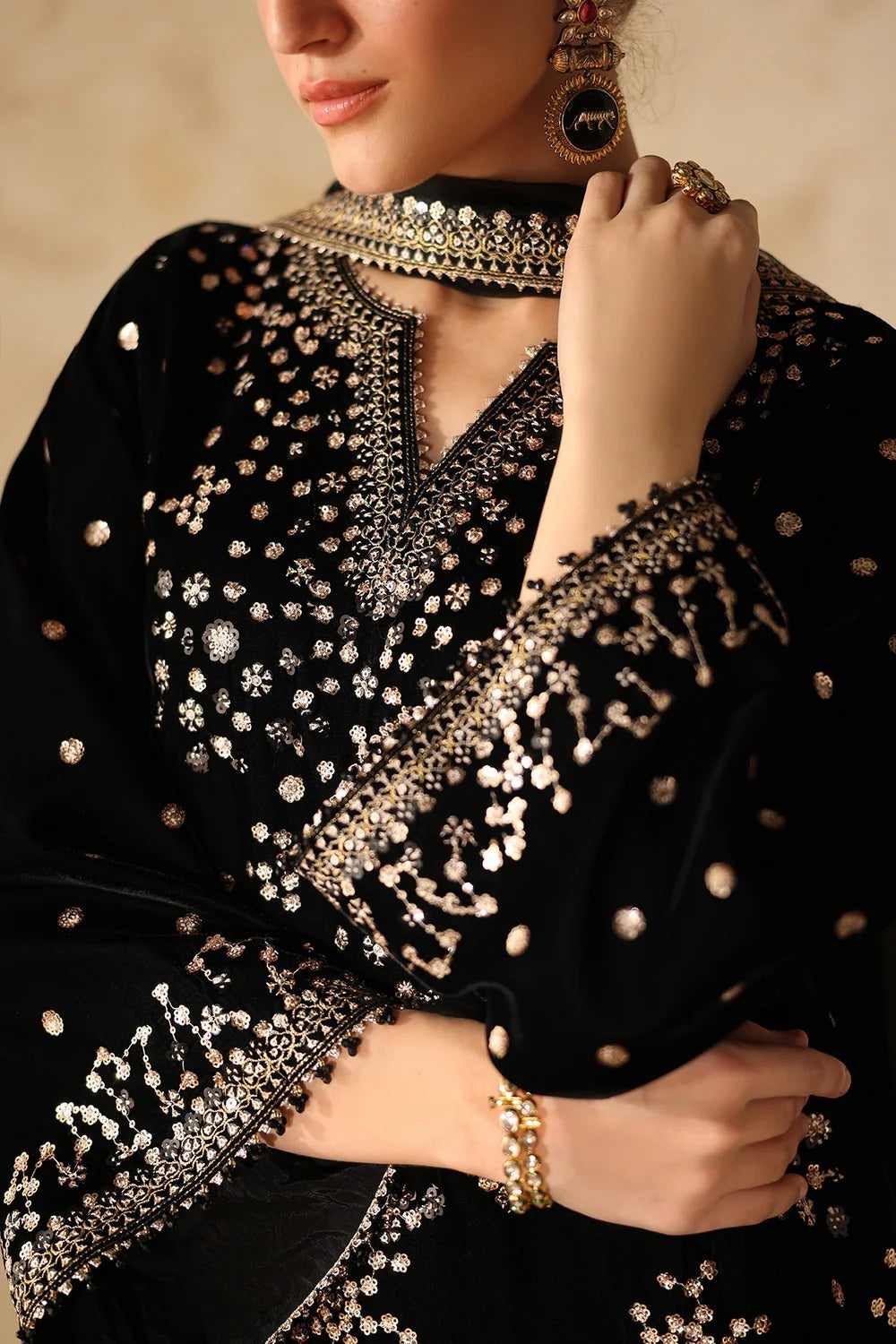Baroque Velvet Embroidered 3 Piece Unstitched