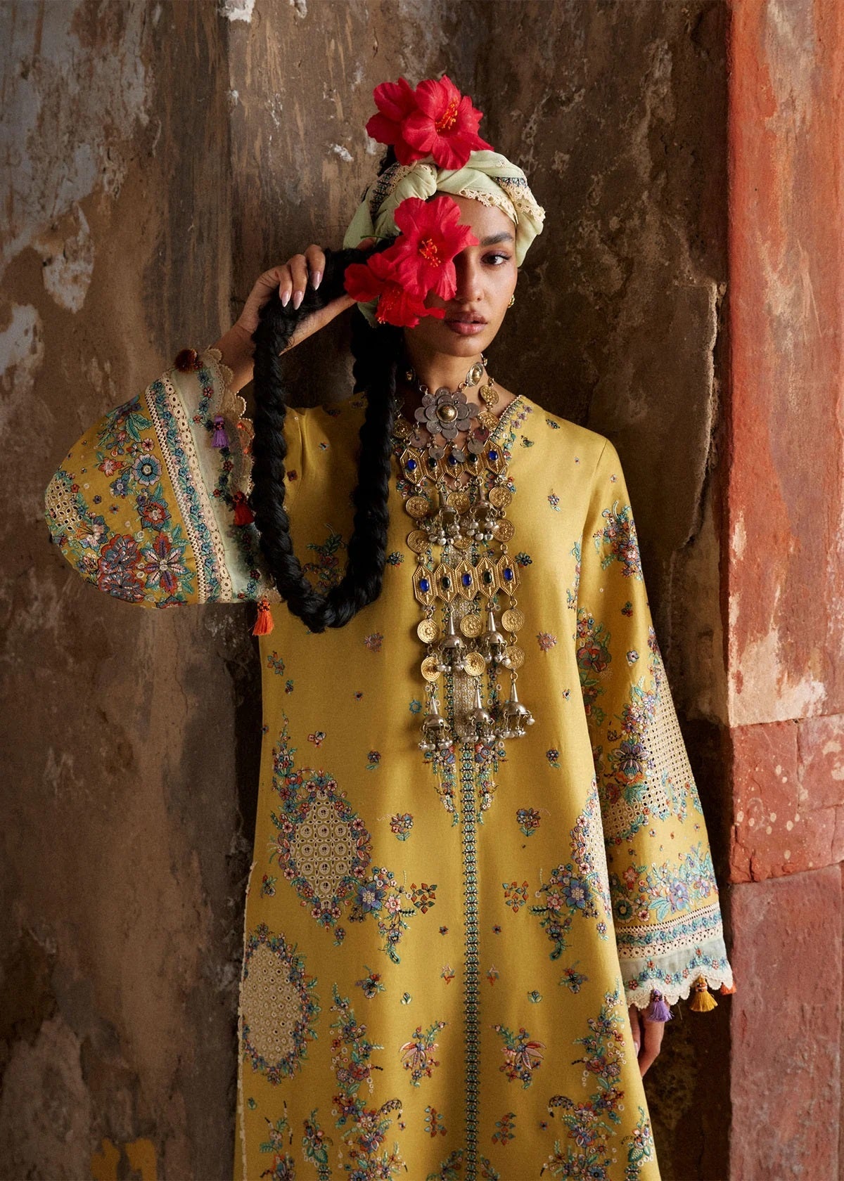 Hussain Rehar Luxury Lawn Embroidered 3Pc Unstitched Suit Sari