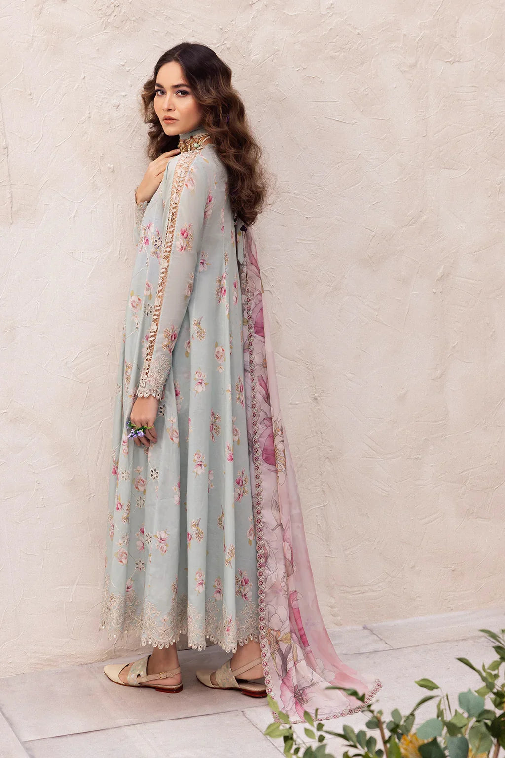 Iznik Luxury Lawn Embroidered Unstitched Collection