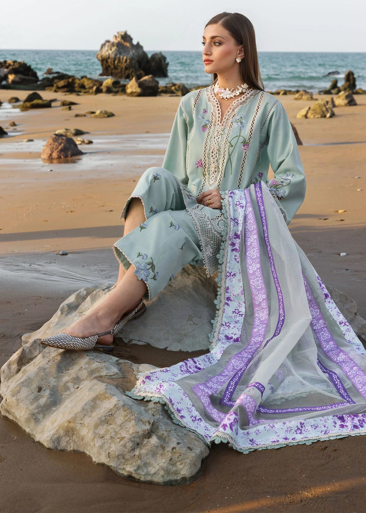 Crimson Flow Embroidered Lawn Unstitched 3Pc Suit D - Floral Crush