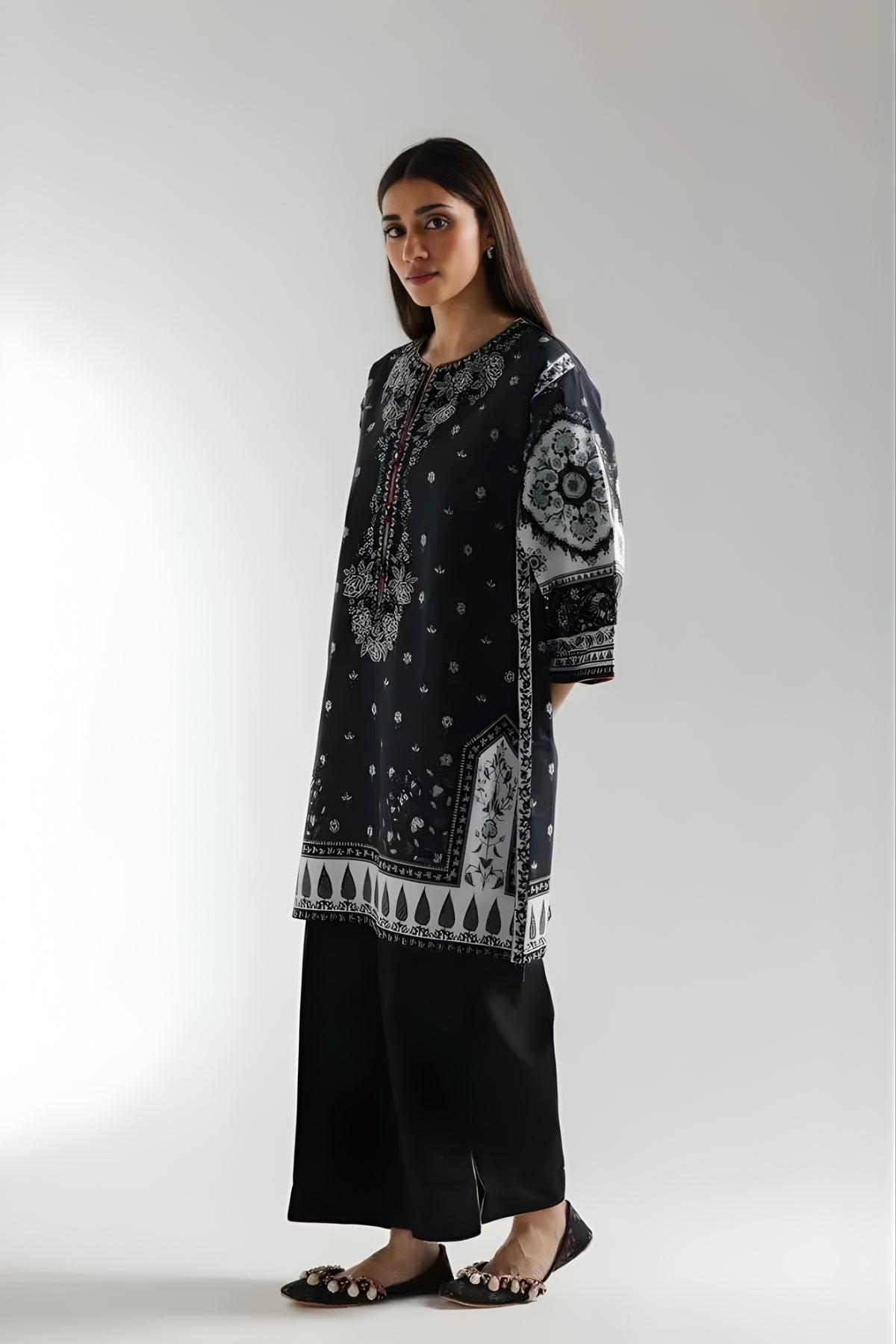 Ethnc - 3PC Banadora Lawn Printed Shirt with Printed Voil Dupatta (Unstitched)