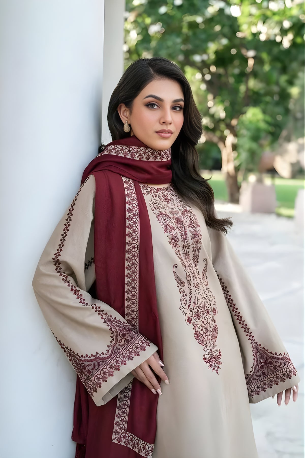 Baroque - 3PC Lawn Embroidered Shirt with Embroidered Chiffon Dupatta (Unstitched)