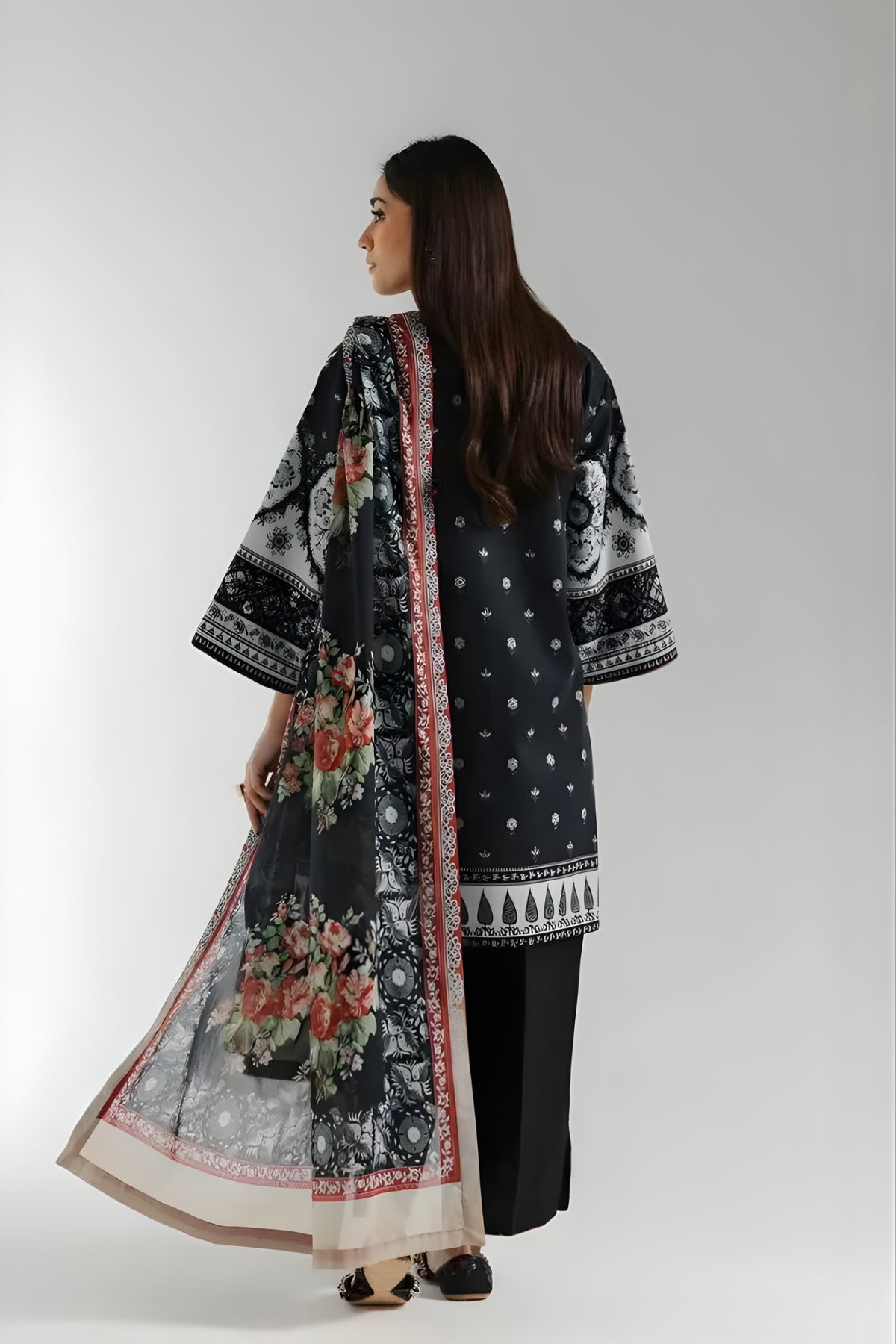Ethnc - 3PC Banadora Lawn Printed Shirt with Printed Voil Dupatta (Unstitched)