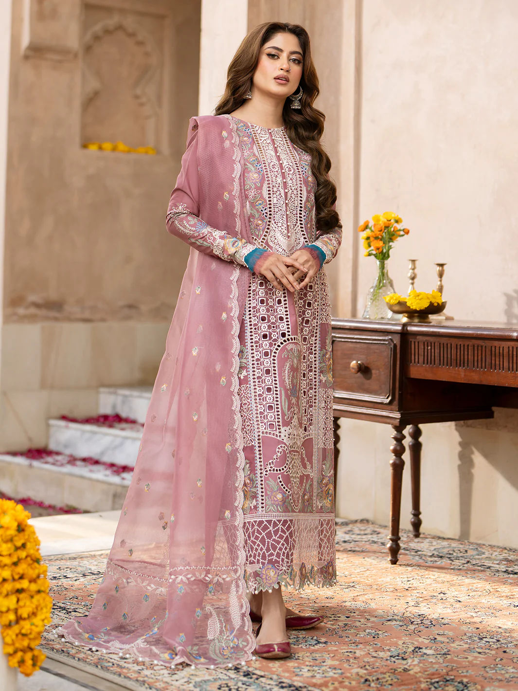 Bin Ilyas Luxury Lawn Embroidered 3 Pc Unstithced Collection DILBARO