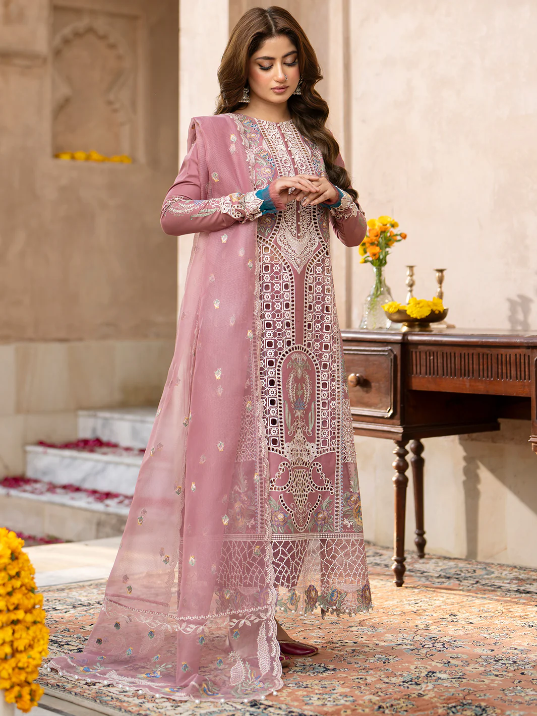Bin Ilyas Luxury Lawn Embroidered 3 Pc Unstithced Collection DILBARO