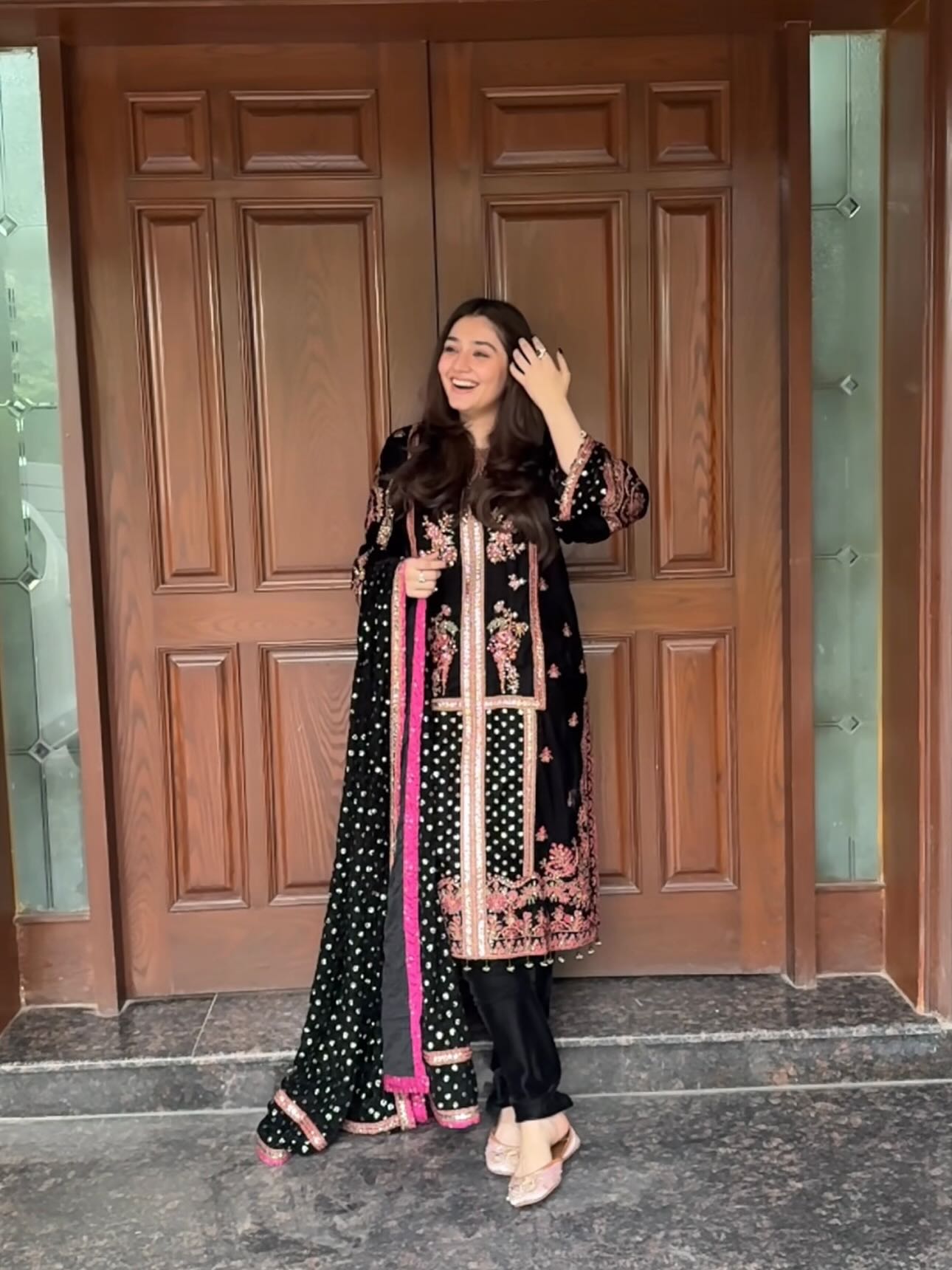Aneelas Luxury Lawn Embroidered Suit 3 Piece Unstitched - Oceans Lawn