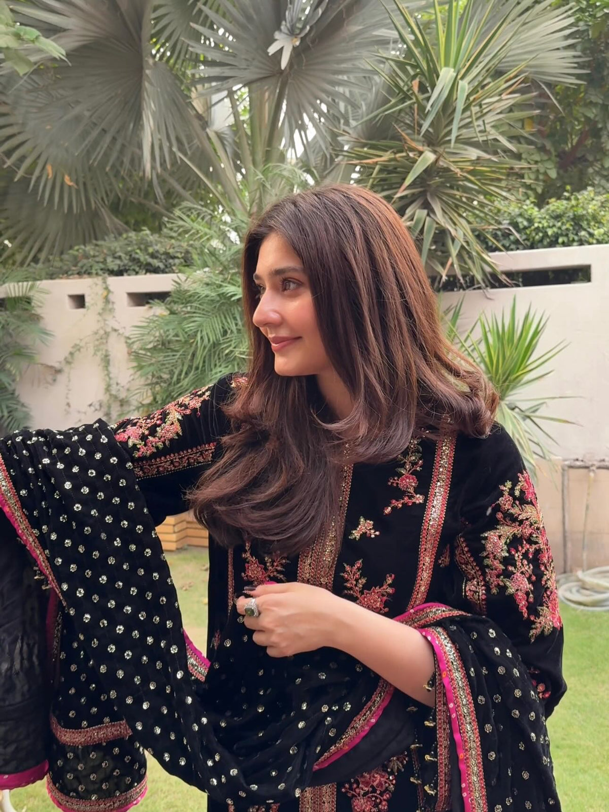 Aneelas Luxury Lawn Embroidered Suit 3 Piece Unstitched - Oceans Lawn