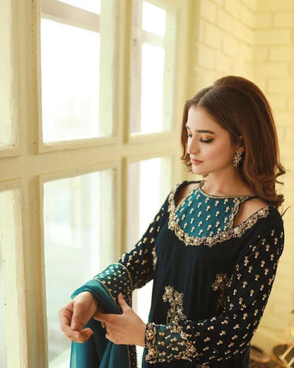 Afrozeh Luxury Formals Velvet Collection 3 Pieces Unstitched ZINC Gold