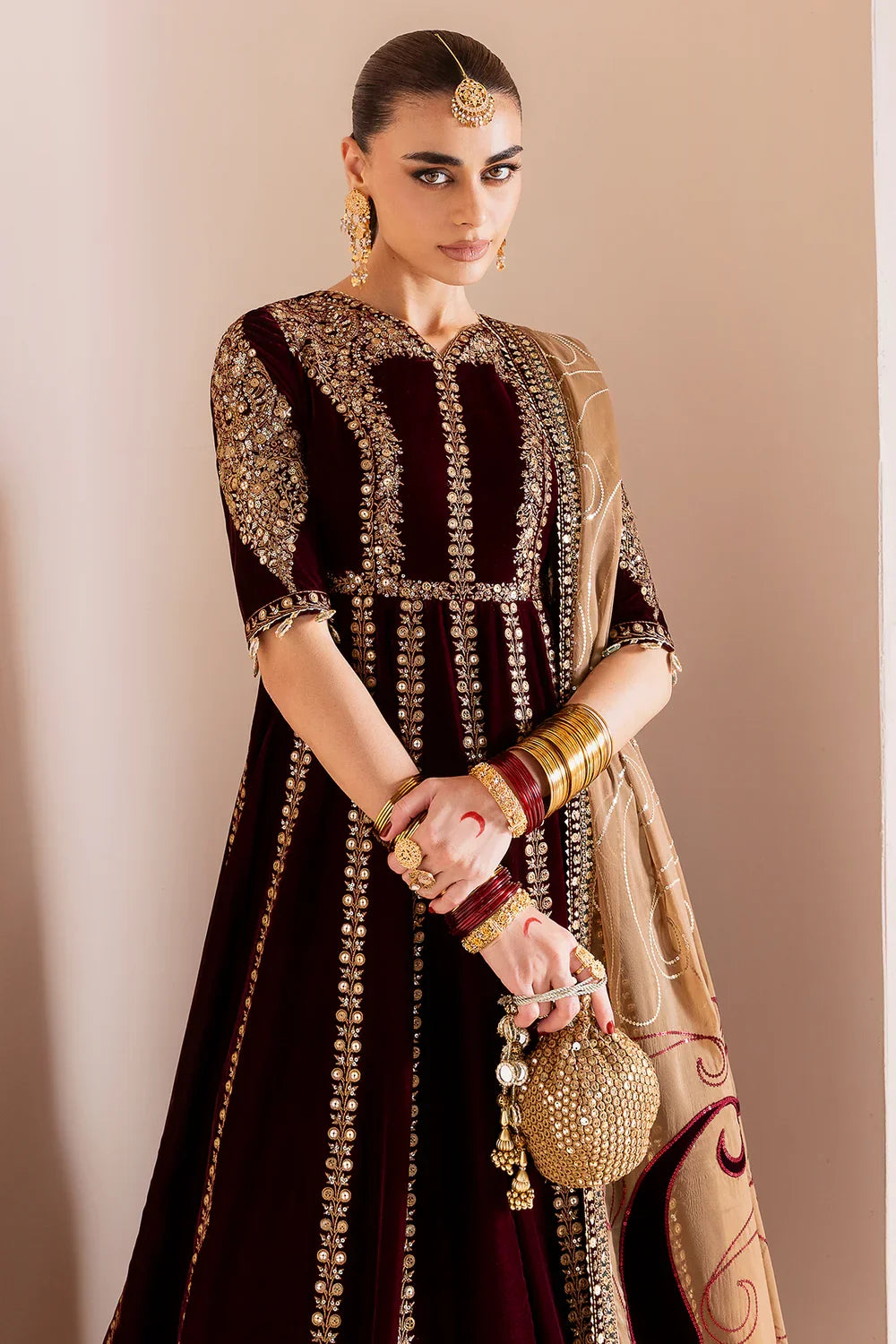 Jazmin Chandani Embroidered Velvet Unstitched 3Pc Maxi CVF
