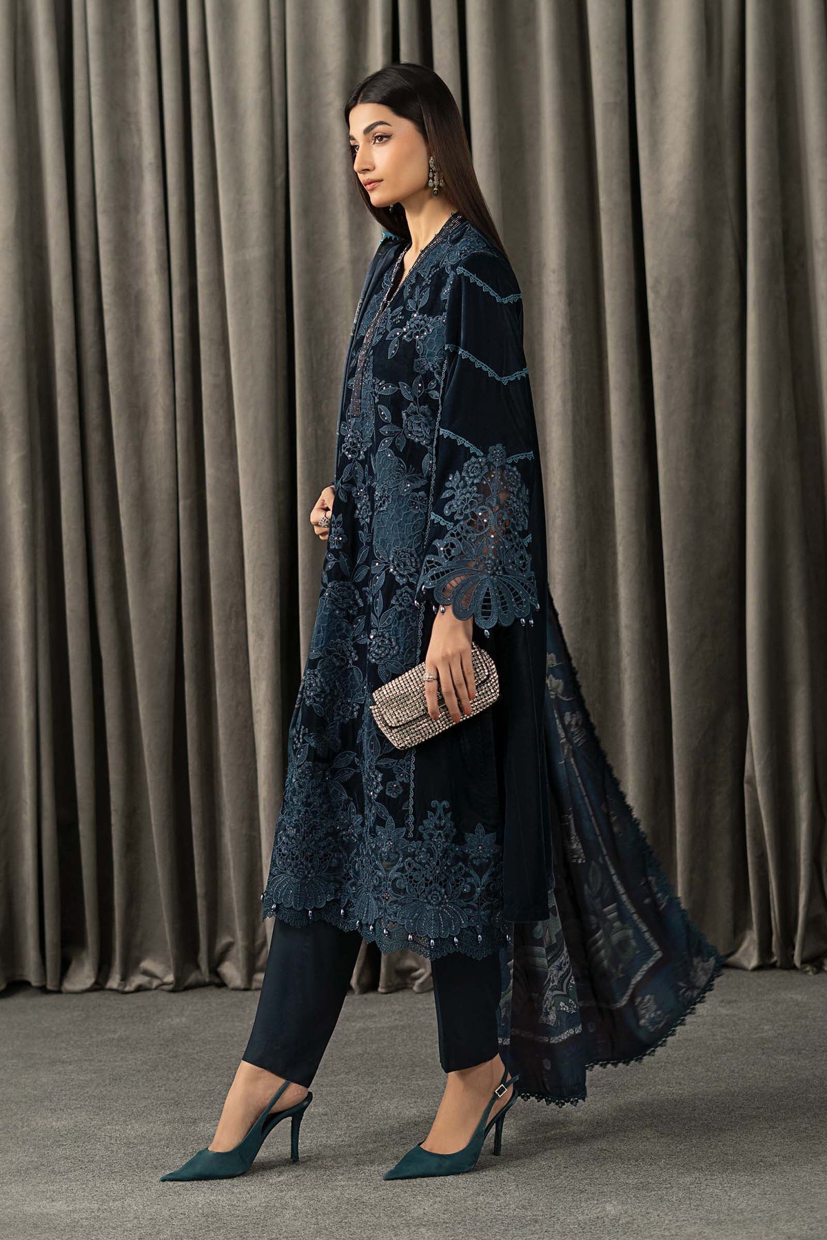 Maria B Luxury Embroidered Velvet 3Pc Unstitched Suit