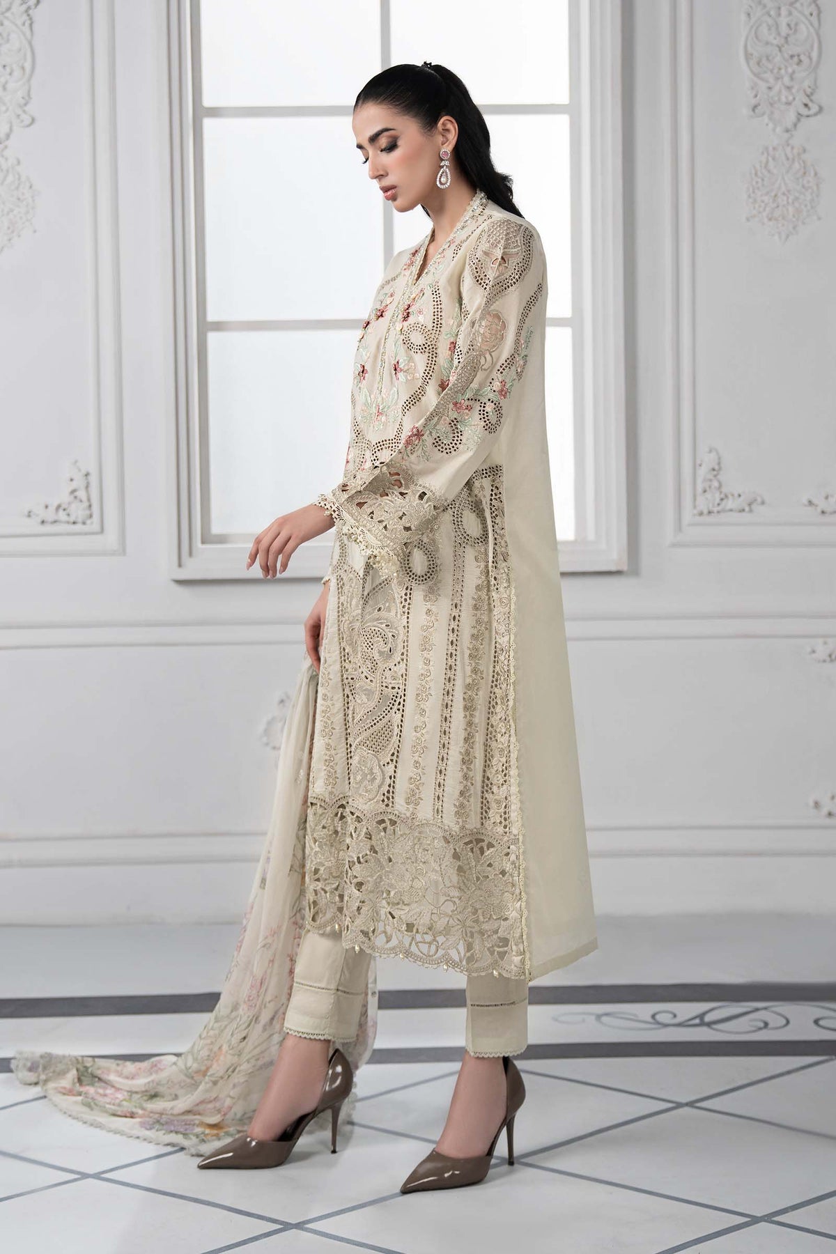 Maria.B Luxury Lawn Embroidered 3 Piece Unstitched Eid Collection