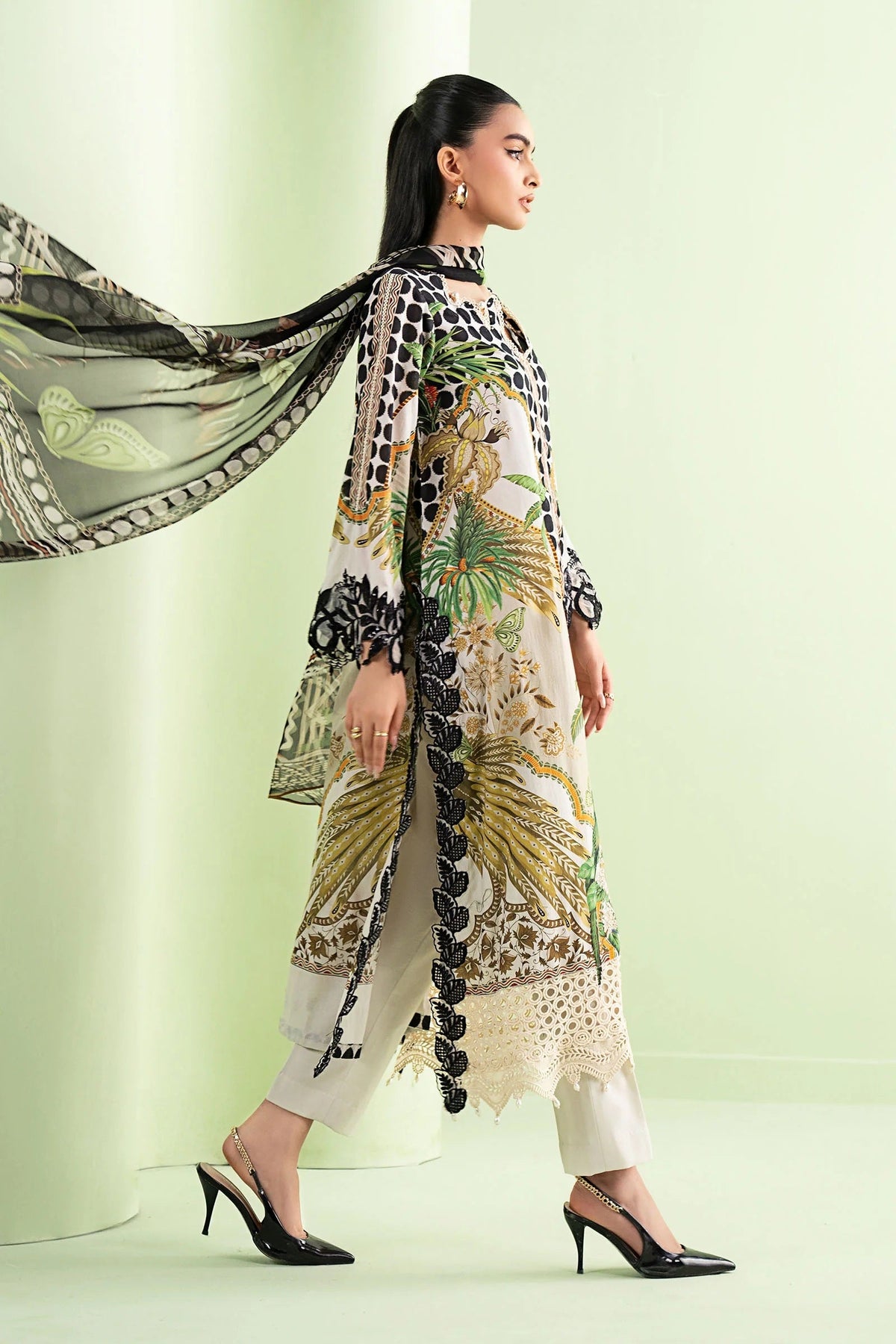 Maria.B - Luxury Lawn Embroidered Unstitched 3 Piece