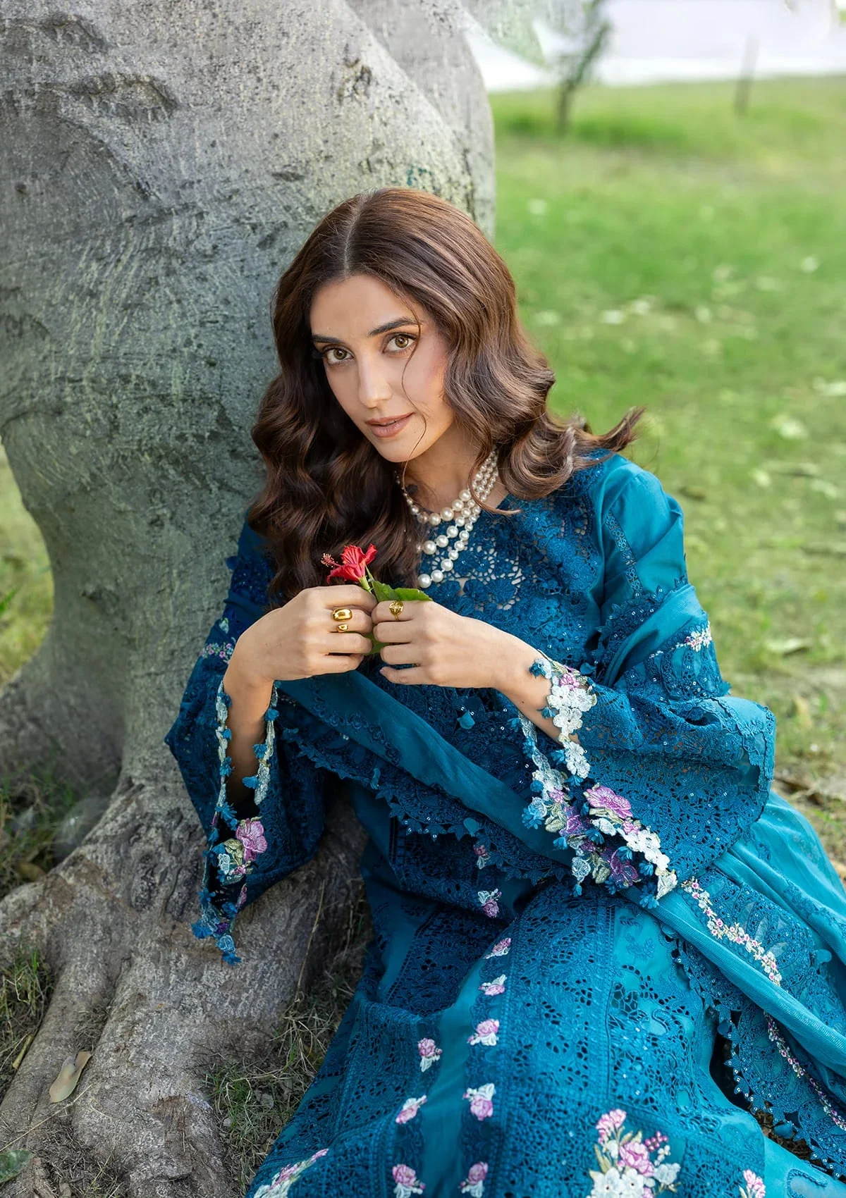 Elaf Premium Embroidered Luxury Lawn Unstitched 3Pc Suit SAPPHIRE