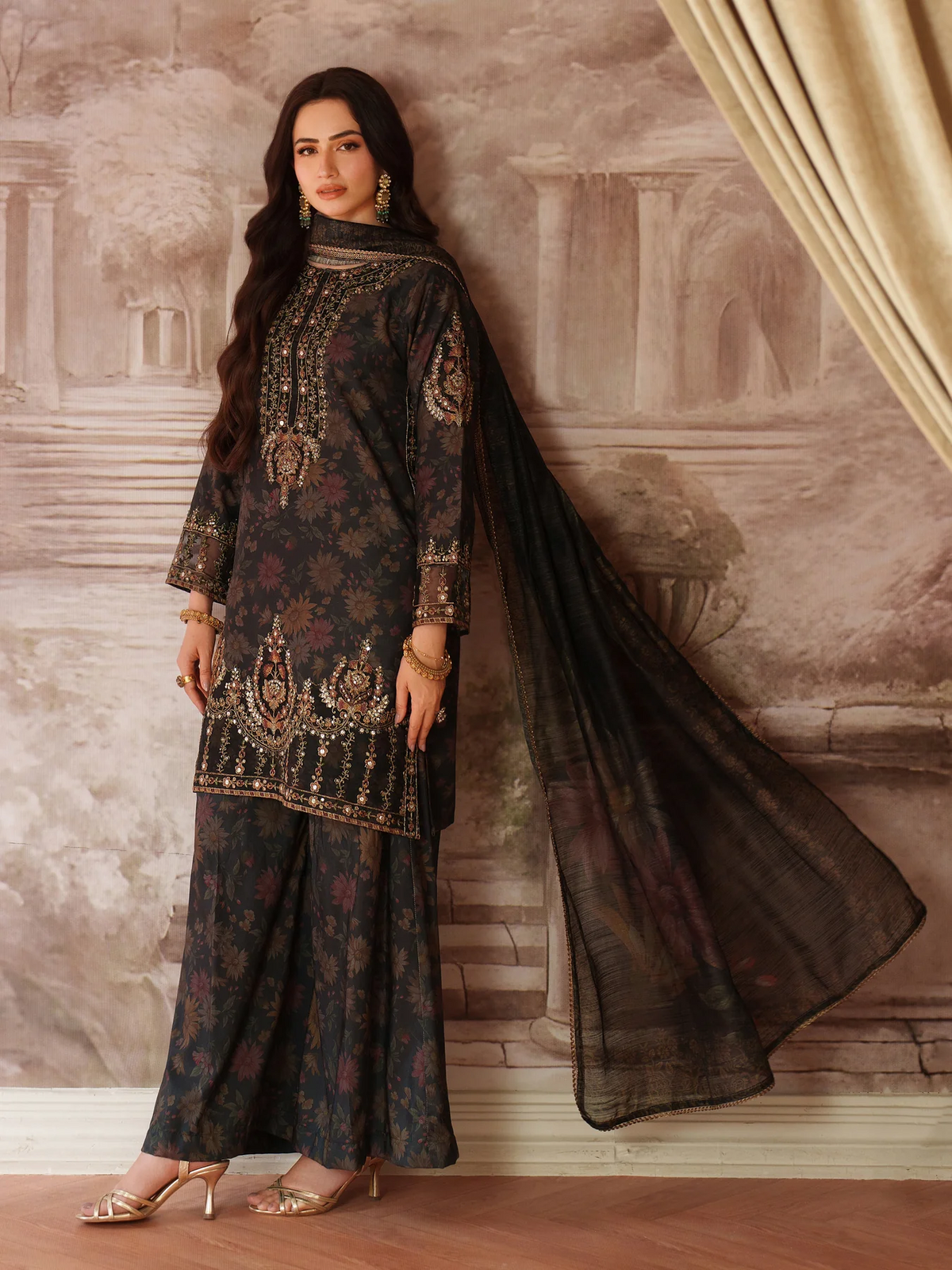 Mohagni Luxury Embroidered Lawn 3 Pc Unstitched Suit