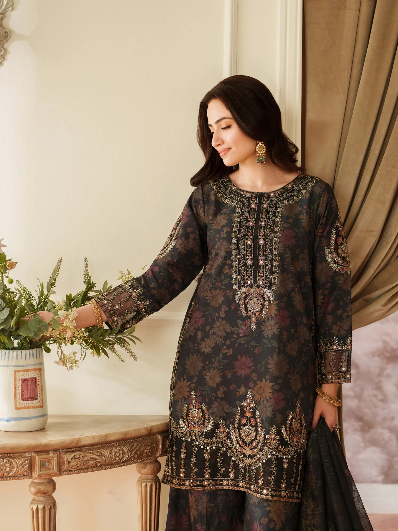 Mohagni Luxury Embroidered Lawn 3 Pc Unstitched Suit