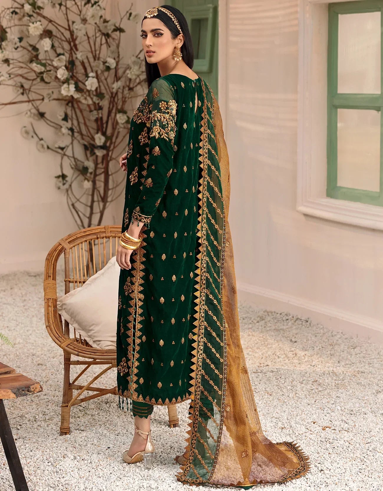 Emaan Adeel Makhmal Unstitched Luxury Velvet 3Pc Embroidered Suit Green