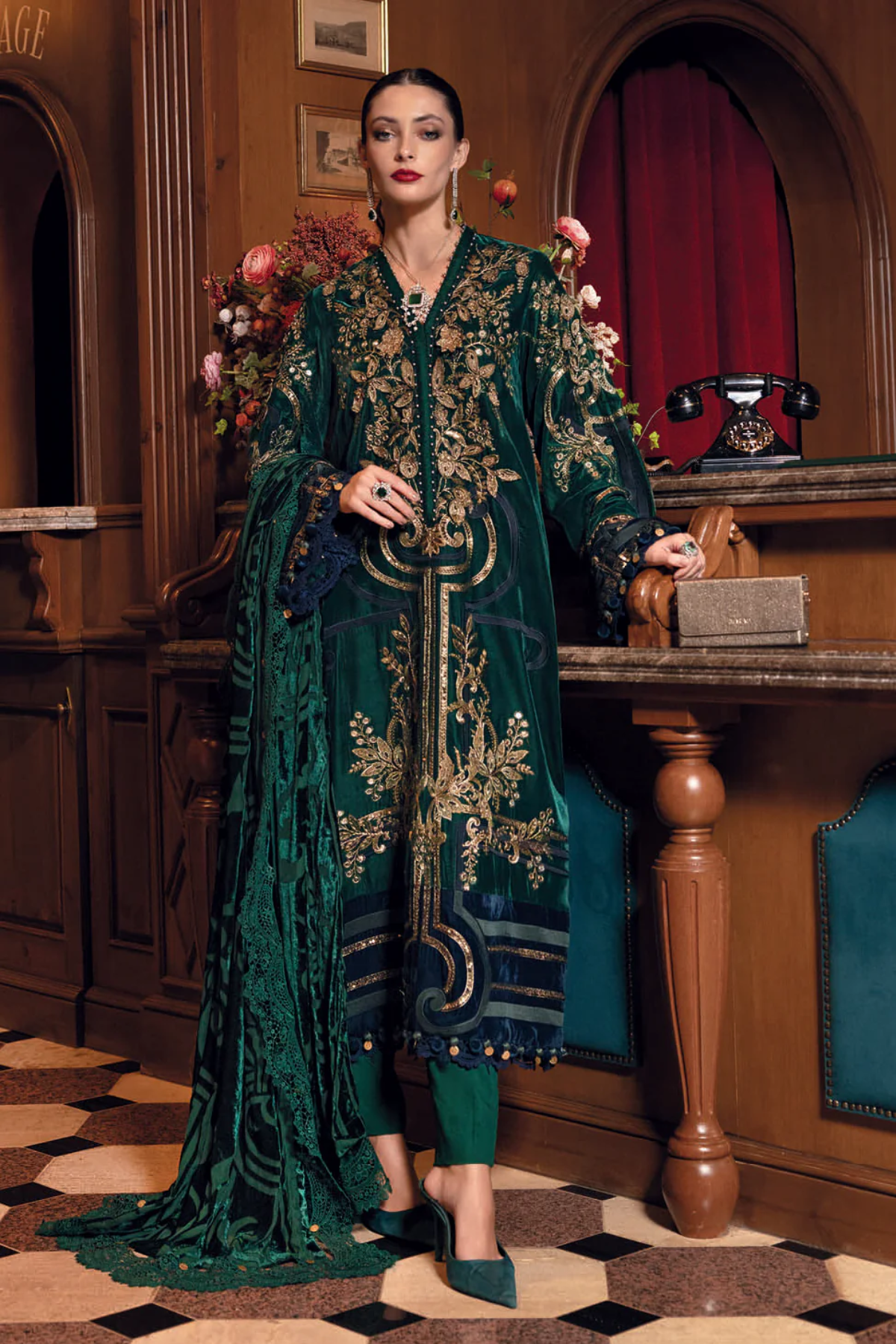 Luxe by Maria B Unstitched Embroidered Velvet 3 Piece MB25LW D2 With Palaichi Shawl