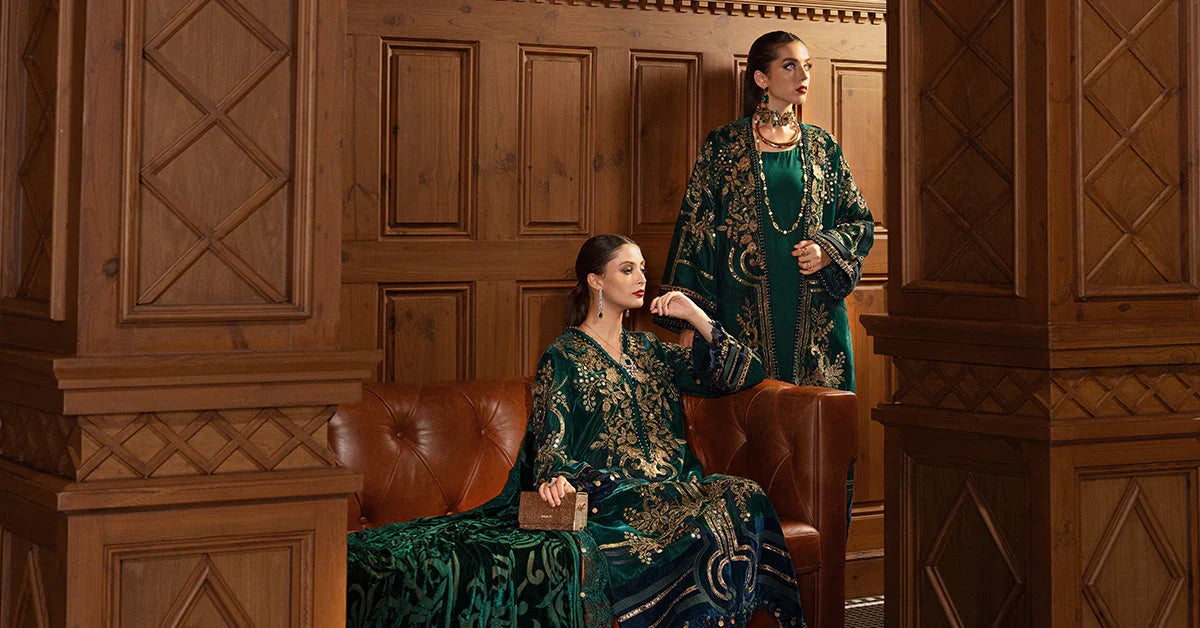 Luxe by Maria B Unstitched Embroidered Velvet 3 Piece MB25LW D2 With Palaichi Shawl