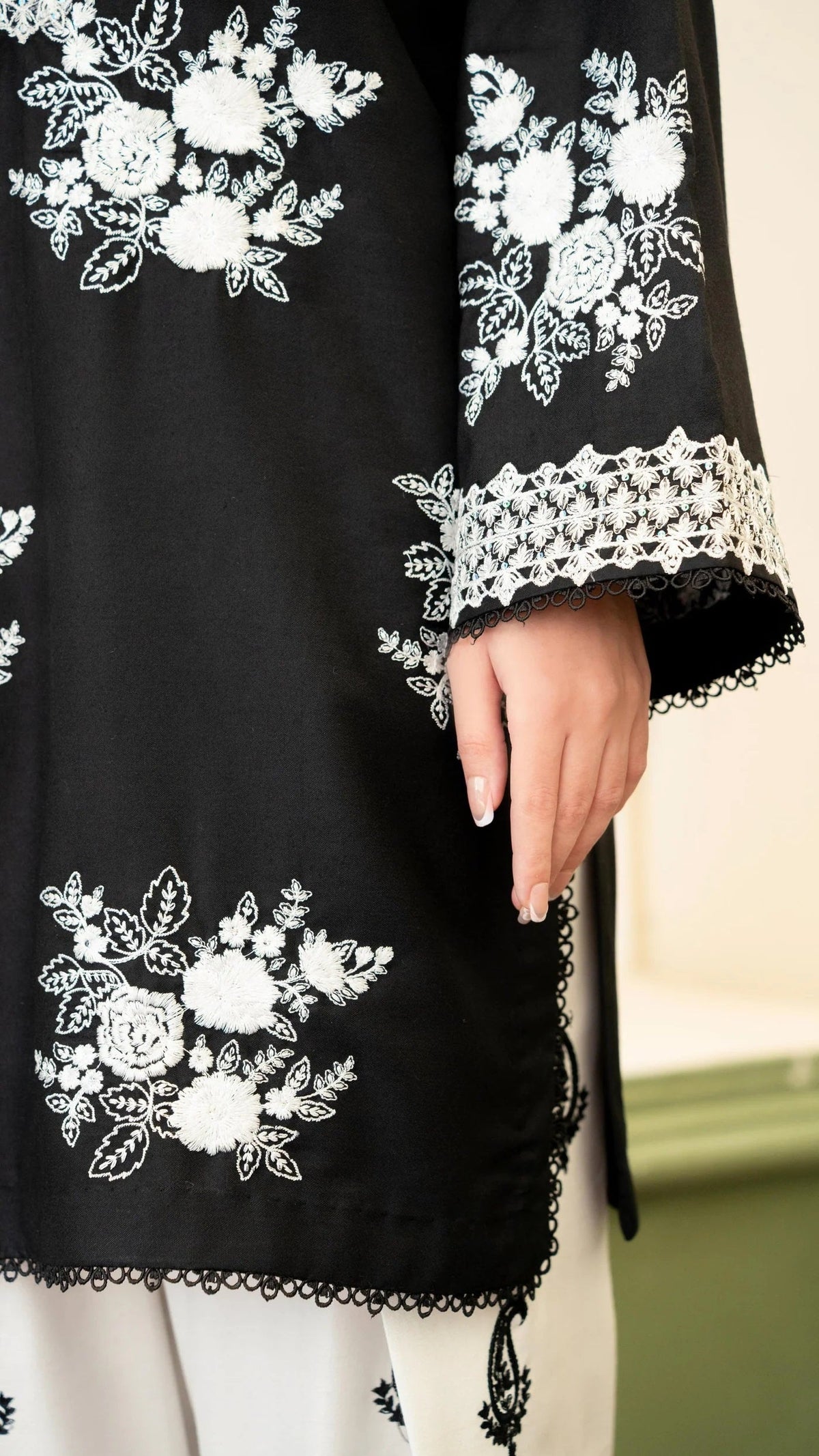 Zara Shahjahan Luxury Embroidered Lawn Unstitched 3Pc Suit